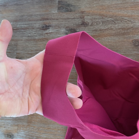 Knix LuxeLift V-Neck Tank Raspberry - Picture 3 of 4